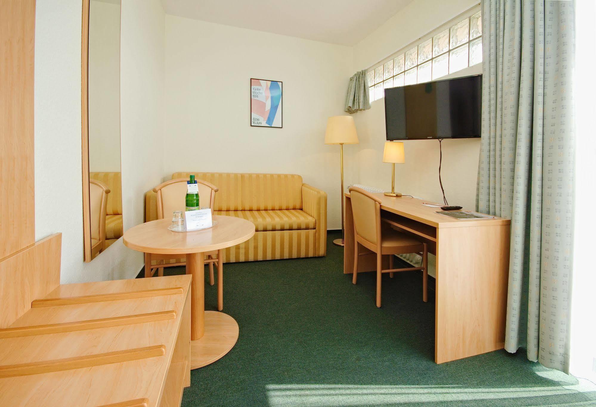Hotel Wiking Кіль Екстер'єр фото